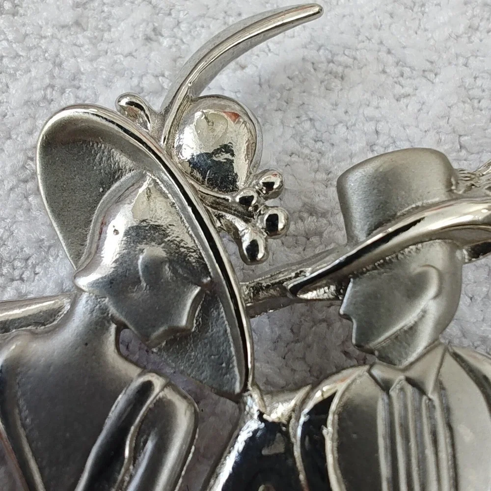 Brooch‎ Silver Jonette Jewelry JJ Vintage Art Deco Couple Formal People Pin